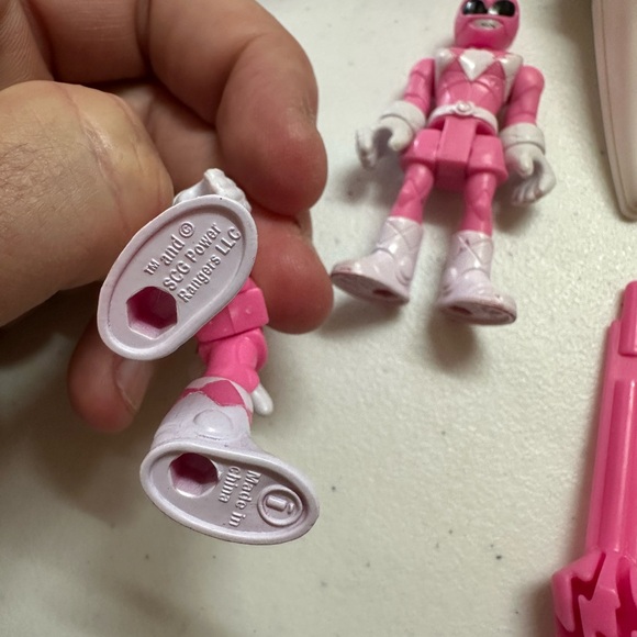 Fisher-Price Imaginext Original Power Rangers Pink
Ranger and Zord - Picture 2 of 3